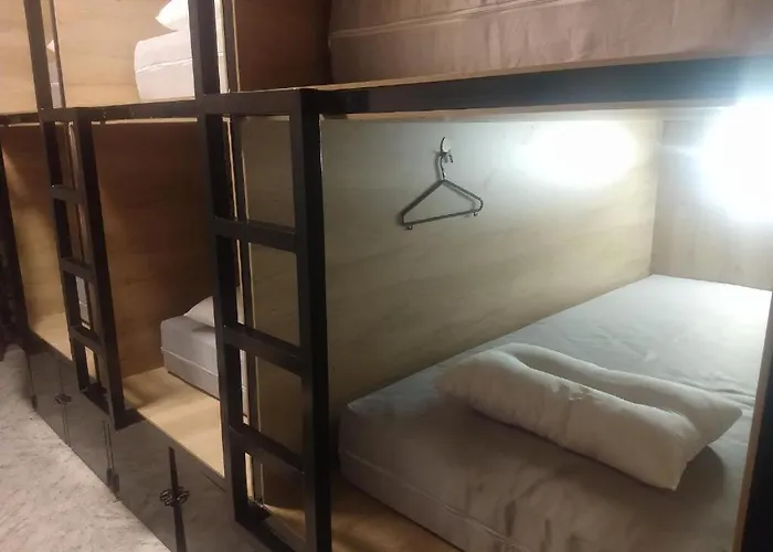 Hippie בית הארחה